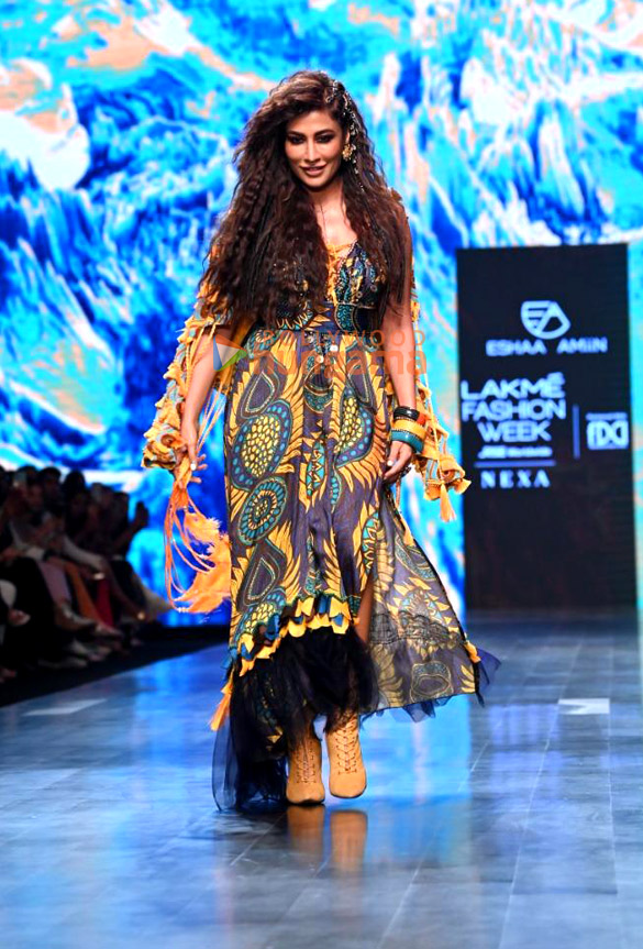 photos malaika arora rhea chakraborty and chitrangda singh turn showstoppers on day 3 of the lakme fashion week 2022 6