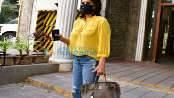 Photos: Neetu Singh spotted outside a clinic in Khar