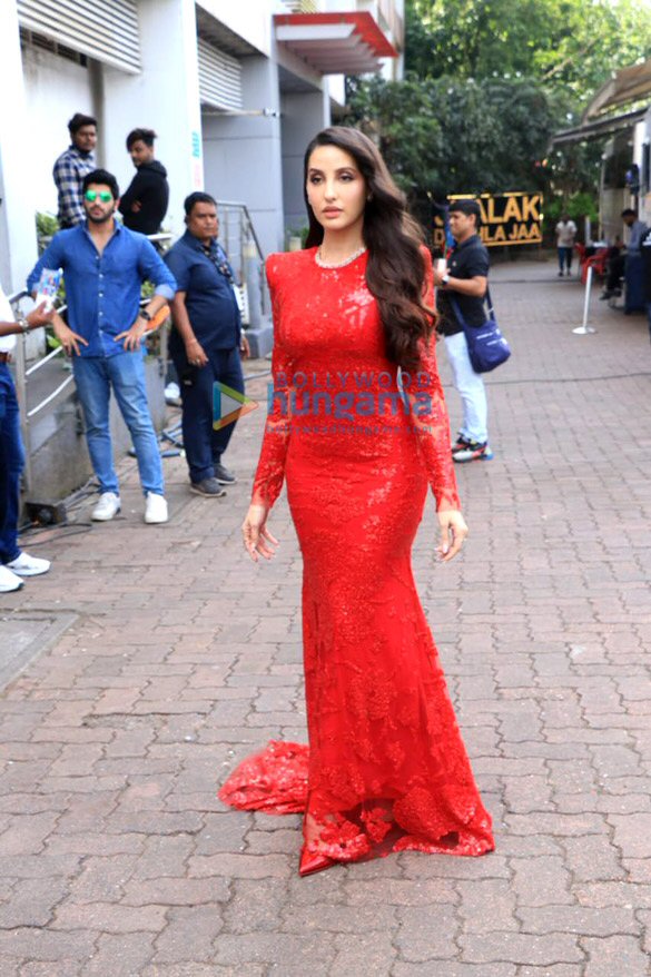 photos nora fatehi karan johar neetu kapoor and others snapped on the sets of jhalak dikhhla jaa season 10 3