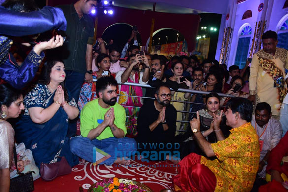photos parineeti chopra snapped at a durga pandal 4