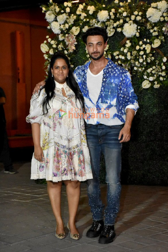 photos salman khan kangana ranaut arbaaz khan and attend aayush sharmas birthday party in bandra 2