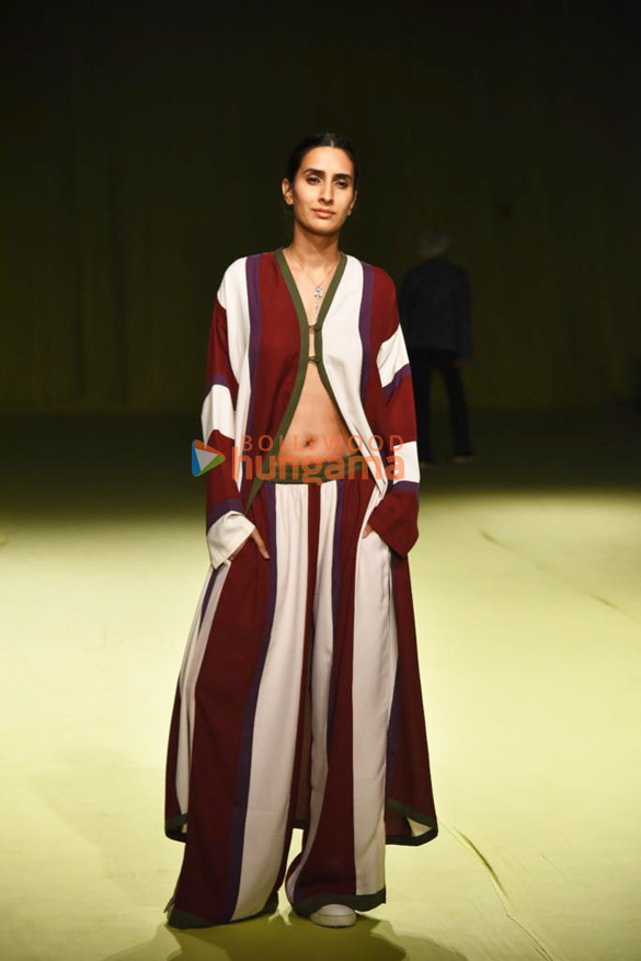 photos sanjana sanghi warina hussain kanika kapoor and others turn showstoppers on day 2 of the lakme fashion week 2022 00998 5
