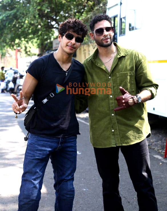 photos siddhant chaturvedi and ishaan khatter arrive on bikes on bigg boss 16 set for phone bhoot promotions 4