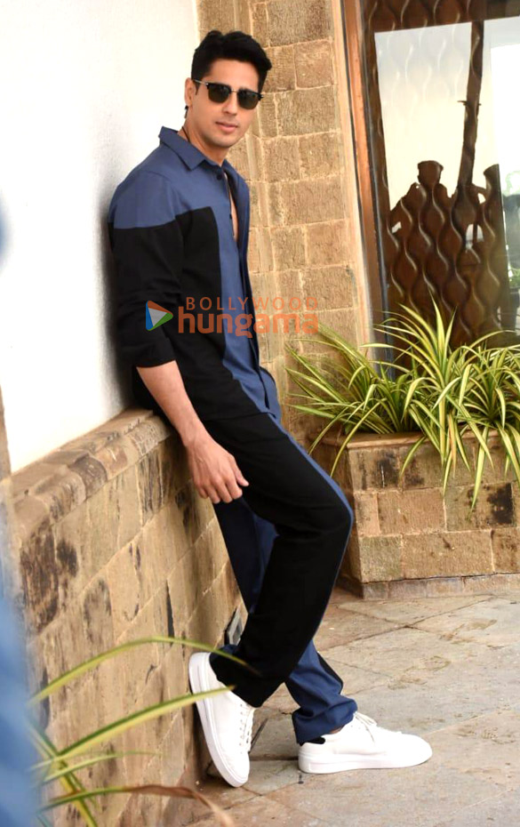 photos siddharth malhotra snapped during thank god promotions 2