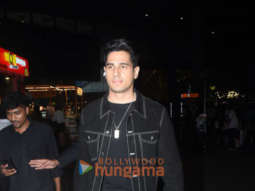Photos: Sidharth Malhotra, Ranveer Singh, Malaika Arora and others snapped at the airport