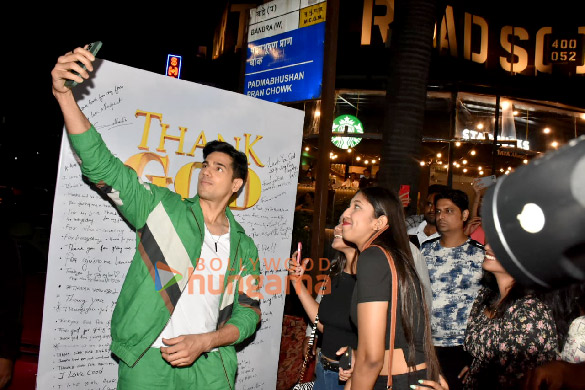 photos sidharth malhotra snapped during thank god promotions 4