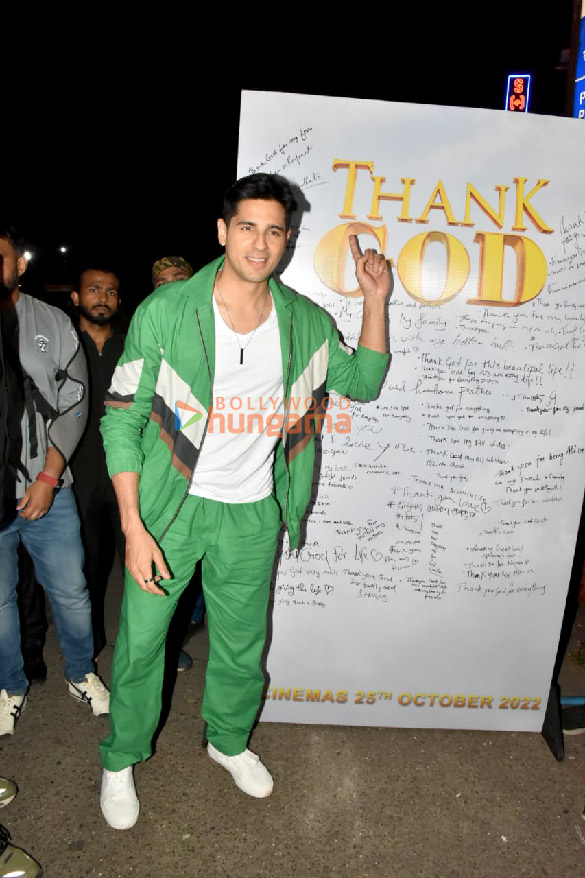photos sidharth malhotra snapped during thank god promotions 5
