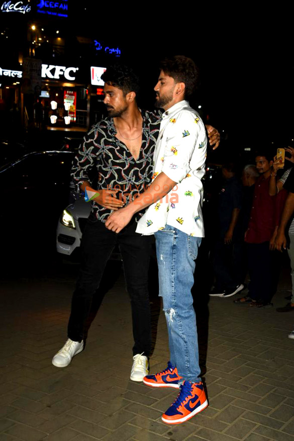 photos sonakshi sinha huma qureshi zaheer iqbal and others snapped in bandra 4