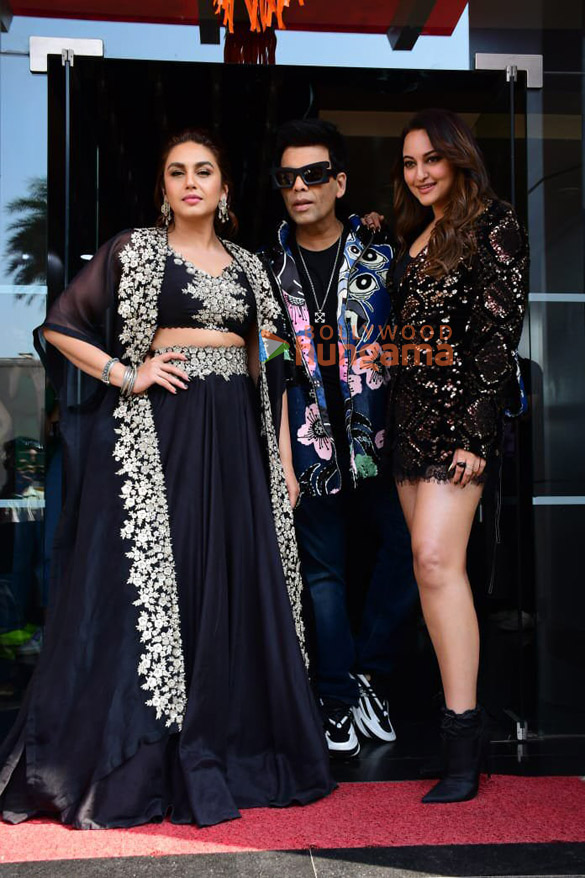 photos sonakshi sinha huma qureshi snapped promoting their film double xl on the sets of jhalak dikhhla jaa 10 1