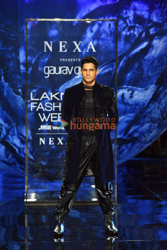 photos tara sutaria genelia dsouza aditi rao hydari and others turn showstoppers on day 4 of the lakme fashion week 20223 1