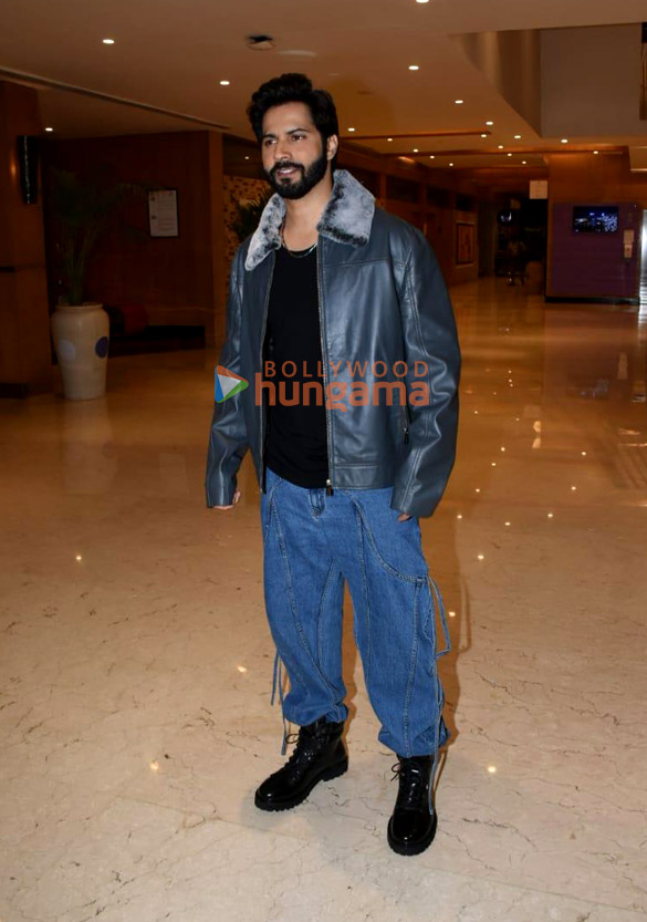 photos varun dhawan and kriti sanon promote bhediya in mumbai 2