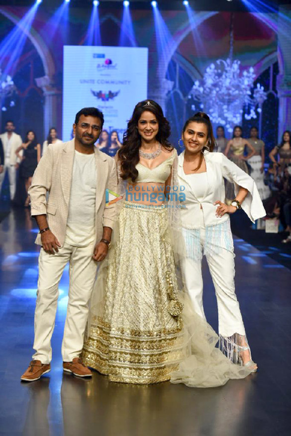 Photos Vidya Malvade and Tulsi Kumar walk the ramp at the Bombay Times Fashion Week 2022 (1)