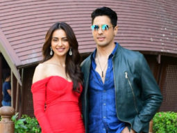 Rakul Preet Singh looks smoking hot in red outfit as she promotes ‘Thank God’ with Sidharth Malhotra