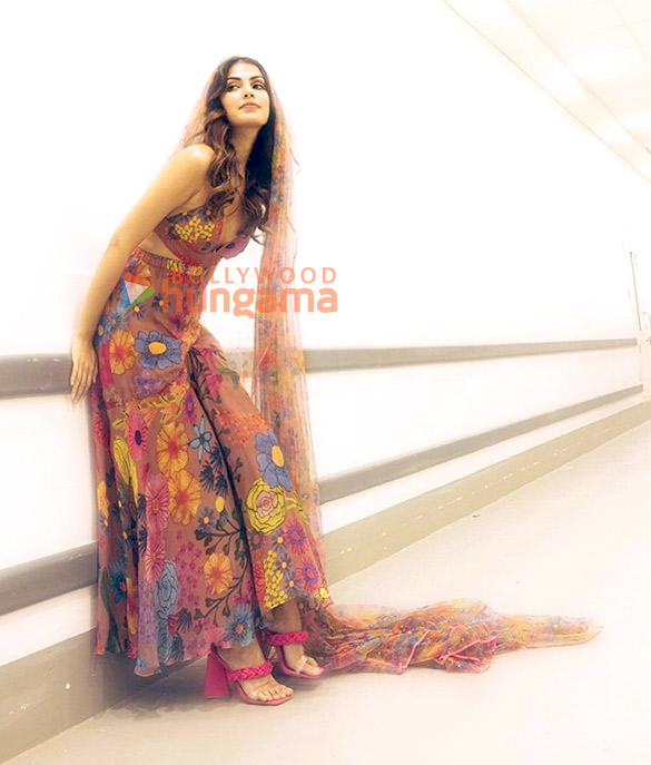rhea chakraborty 3 17