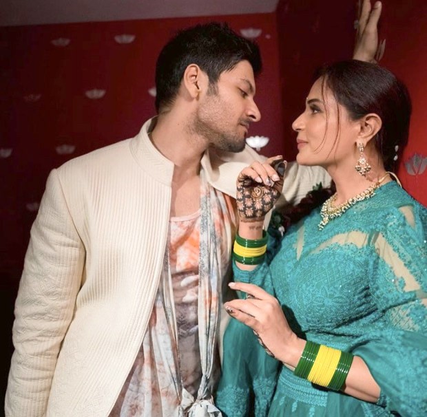 Richa Chadha shares romantic pictures with Ali Fazal from their mehendi ceremony and fans can’t keep calm!