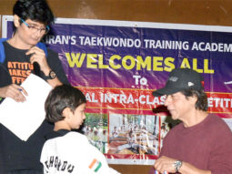Shah Rukh Khan snapped in a maroom sweatshirt and cap