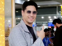Sidharth Malhotra and Rakul Preet Singh get clicked at the airport