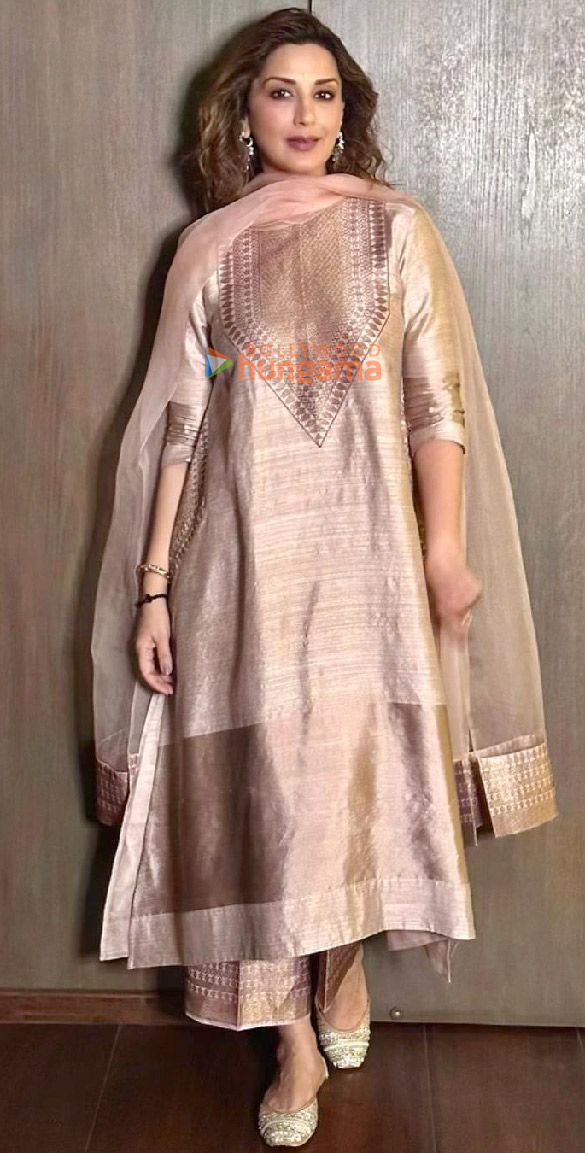 sonali bendre 2 8