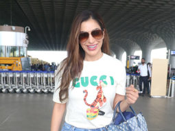 Sophie Choudry flashes her cute smile in simple tshirt and denims