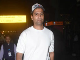 Vicky Kaushal rocks the clean shaven look in simple white tshirt