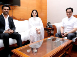 Sara Ali Khan joins the ‘No Shame Movement’ with IAS officer-turned-actor Abhishek Singh; visits Delhi college, Miranda House 