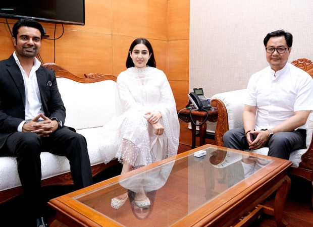 Sara Ali Khan joins the 'No Shame Movement' with IAS officer-turned-actor Abhishek Singh; visits Delhi college, Miranda House 