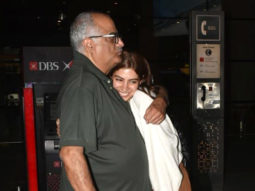 Boney Kapoor hugs daughter Khushi Kapoor as paps capture the sweet moment at the airport