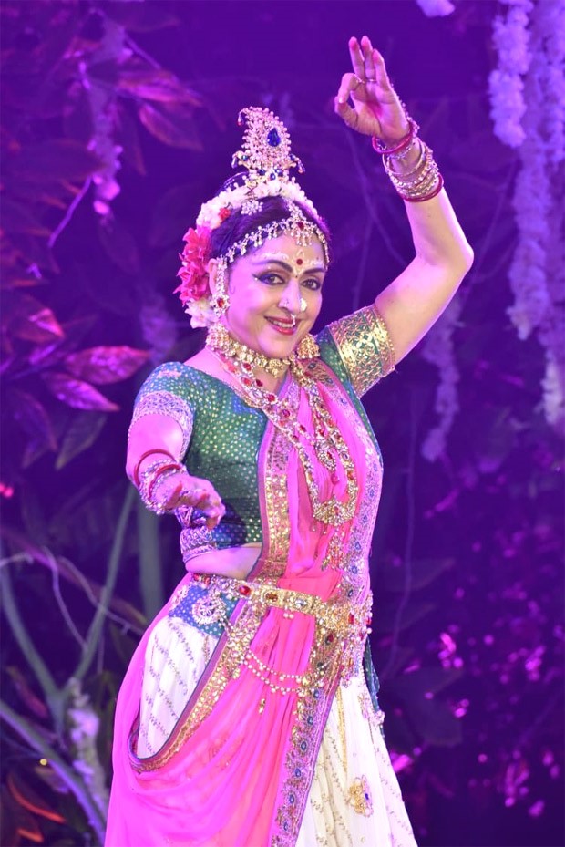 Hema Malini turns into Radha, mesmerizes audience with her ‘Radha Ras Bhari' performance in Mathura