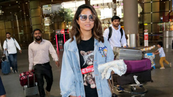 Hina Khan flaunts her denim jacket as she gets clicked at the airport