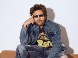 Kartik Aaryan paying the phone bill before receiving Superstar Of The Year award is every middle-class person ever!