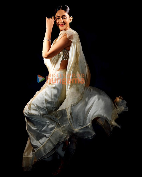 mrunal thakur 1 95