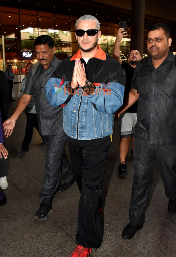 photos aditya seal anushka ranjan rakhi sawant and dj snake snapped at the airport 2