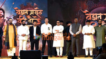 Photos: Akshay Kumar, Salman Khan, Raj Thackeray, Eknath Shinde and Mahesh Manjrekar attend the announcement of the film Veer Daudale Saat