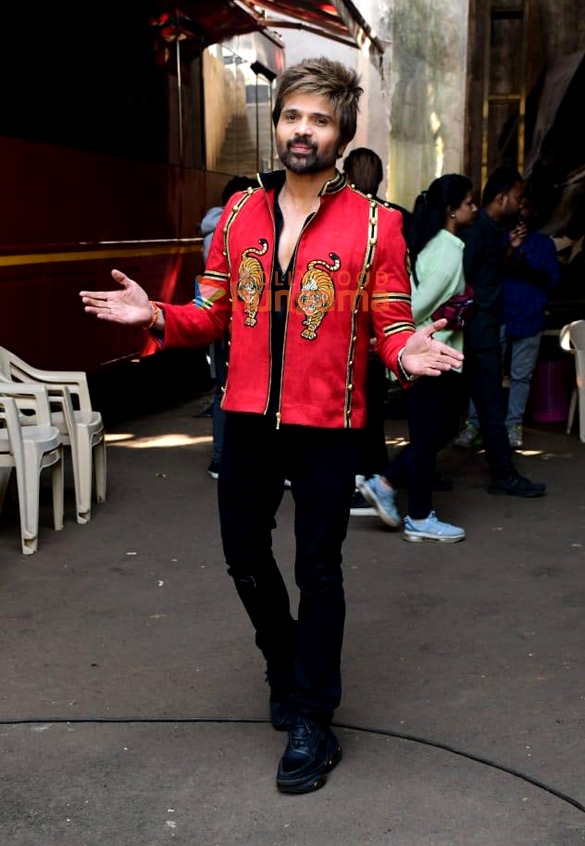 photos anupam kher boman irani neena gupta snapped during uunchai promotions on the sets of indian idol 5