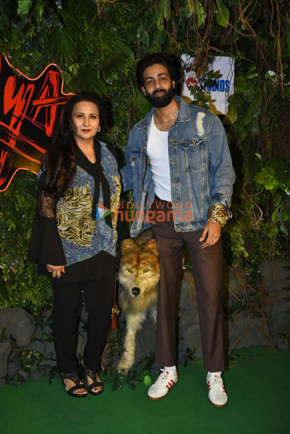photos celebs attend the premiere of bhediya 5789 2