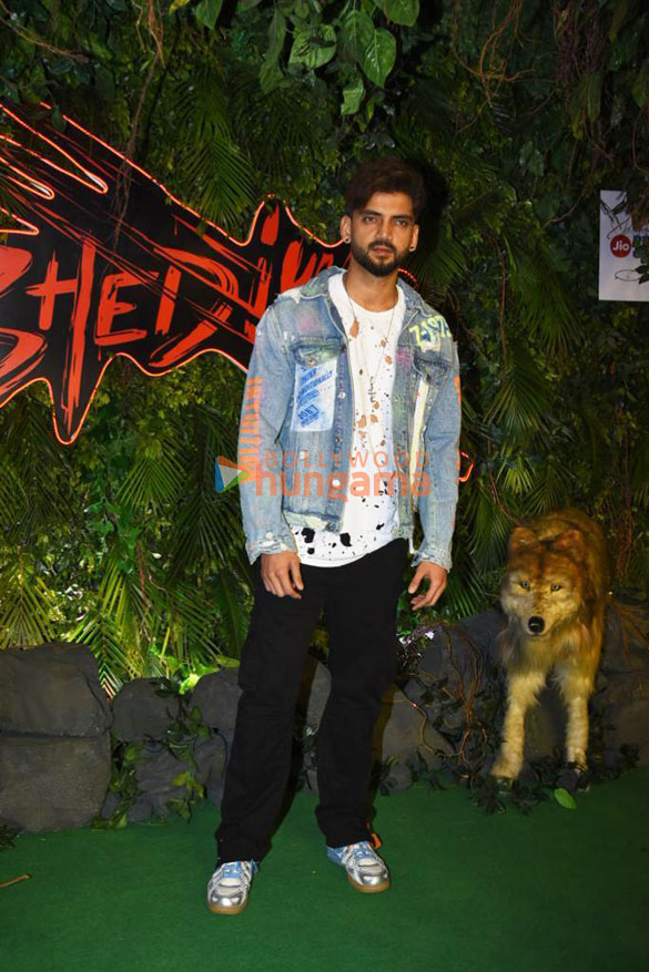 photos celebs attend the premiere of bhediya 6