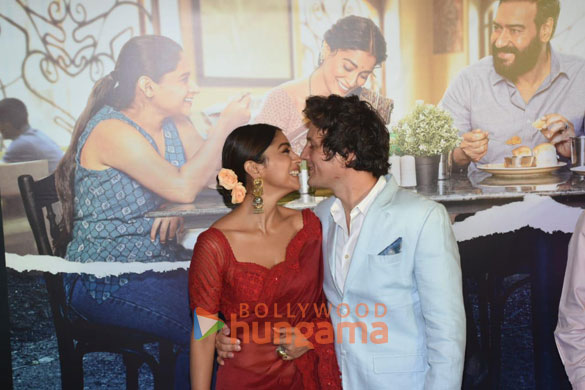 photos celebs attend the premiere of drishyam 2 9