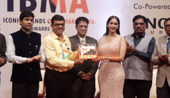 photos celebs grace iconic brands of maharashtra awards 2022 3