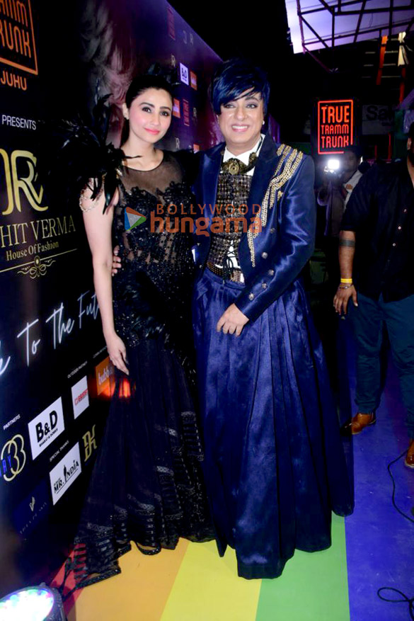 Photos: Celebs grace fashion designer Rohit Verma’s show in Juhu Photos: Celebs grace fashion designer Rohit Verma’s show in Juhu