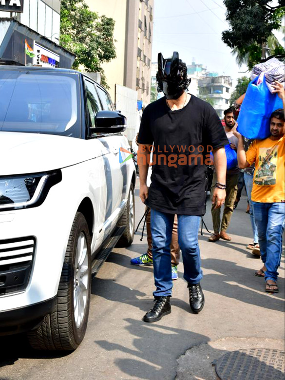 photos celebs grace the launch of raj kundras new pizza cafe 1