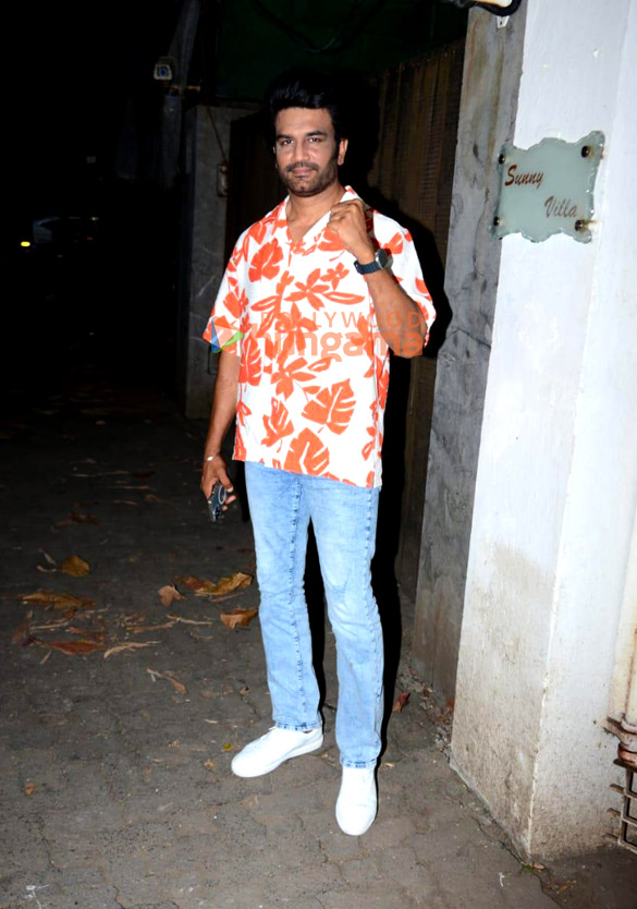 Photos: Celebs grace the special screening of Har Har Mahadev Photos: Celebs grace the special screening of Har Har Mahadev