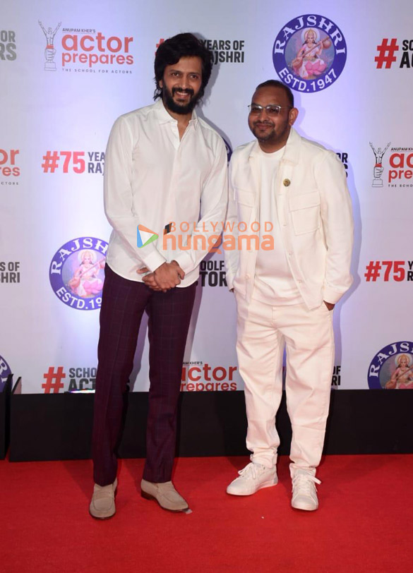 photos celebs grace the special screening of uunchai22 5