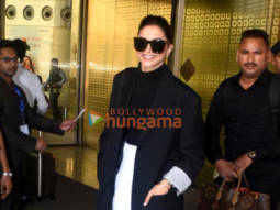 Photos: Deepika Padukone, Ranveer Singh, Ananya Panday and others snapped at the airport
