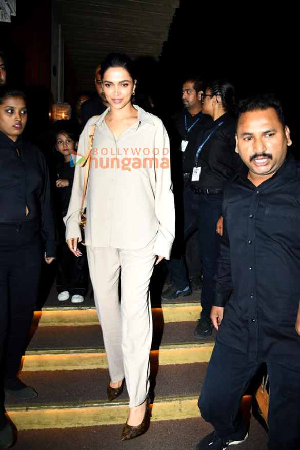 photos deepika padukone snapped at bastian in worli 2