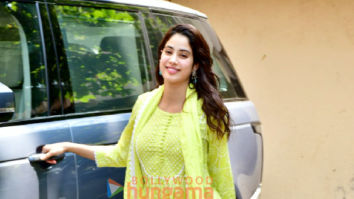Photos: Janhvi Kapoor spotted outside the gym in Bandra