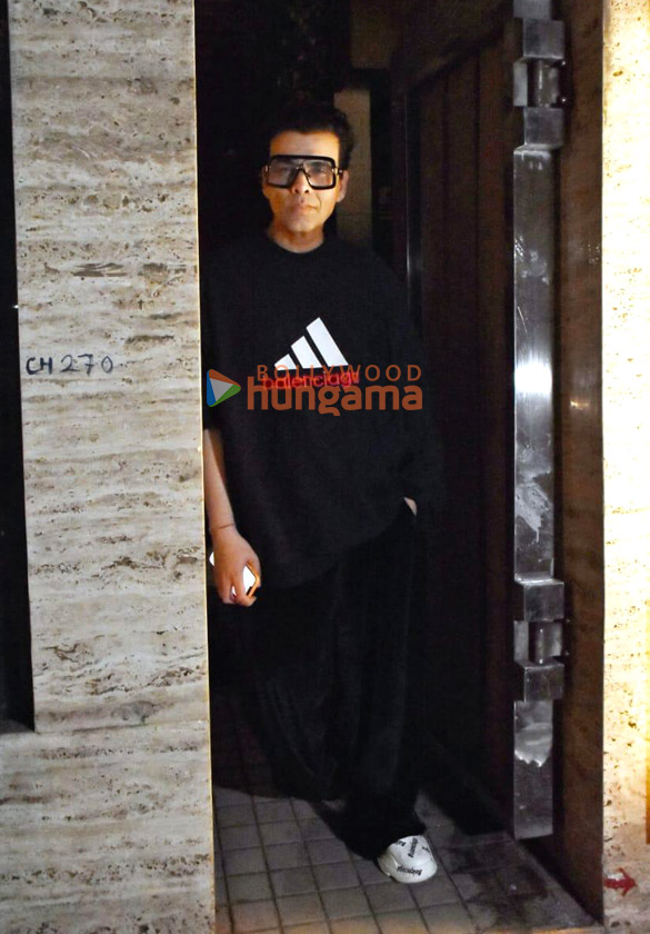 photos karan johar sussanne khan apoorva mehta and others snapped outside bunty sachdevas house in bandra 1