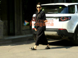 Photos: Karisma Kapoor snapped at father Randhir Kapoor’s house in Bandra