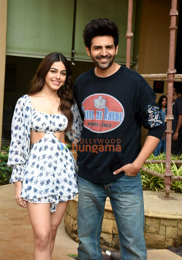 photos kartik aaryan and alaya f snapped promoting their film freddy 5