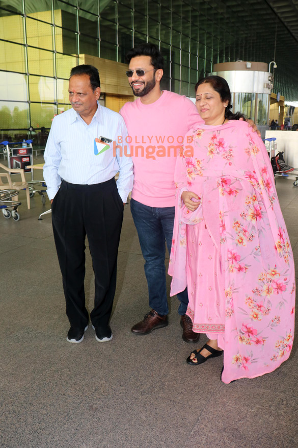 photos neha bhasin rahul vaidya stebin ben and eknath shinde snapped at the airport 2