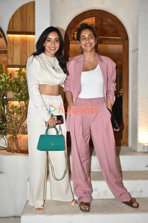 Photos: Neha Sharma, Aisha Sharma and others snapped in Khar Photos: Neha Sharma, Aisha Sharma and others snapped in Khar
